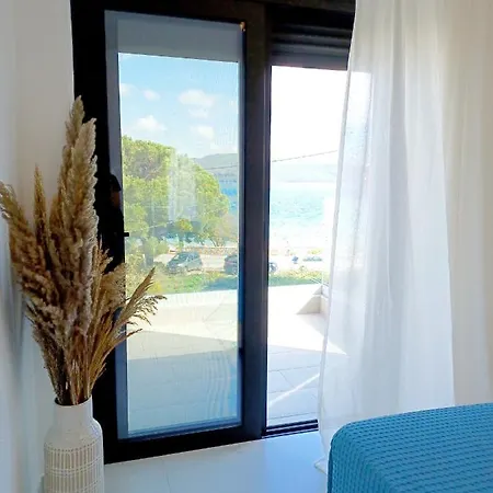 Iriana Seaside Luxury Penthouse Nikiana
