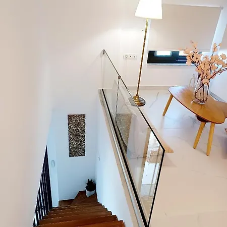 Iriana Seaside Luxury Penthouse Apartment *