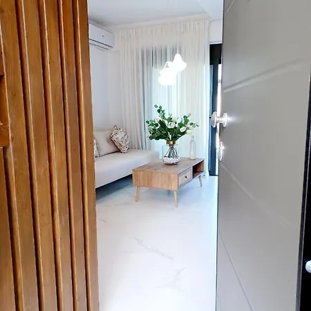 Iriana Seaside Luxury Penthouse Apartment Nikiana