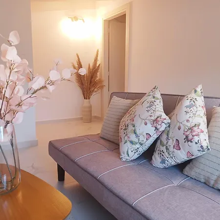 Iriana Seaside Luxury Penthouse * Nikiana