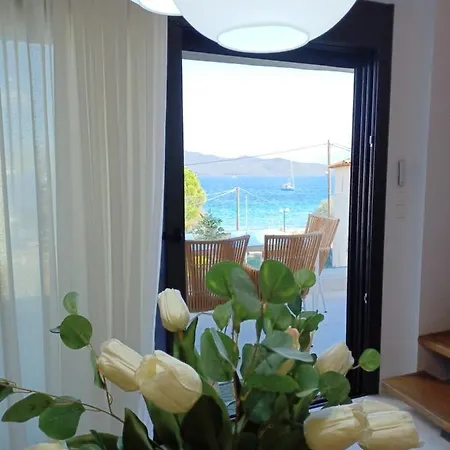 Iriana Seaside Luxury Penthouse *