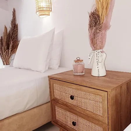 Iriana Seaside Luxury Penthouse Apartment Nikiana